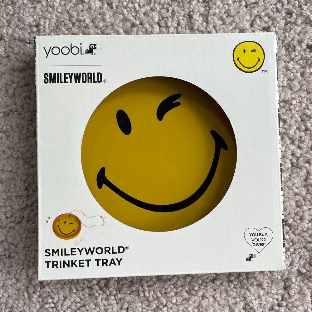 SmileyWorld Yellow Smiley Face Wink Yoobi Trinket Tray NEW Jewelry Catchall Dish
